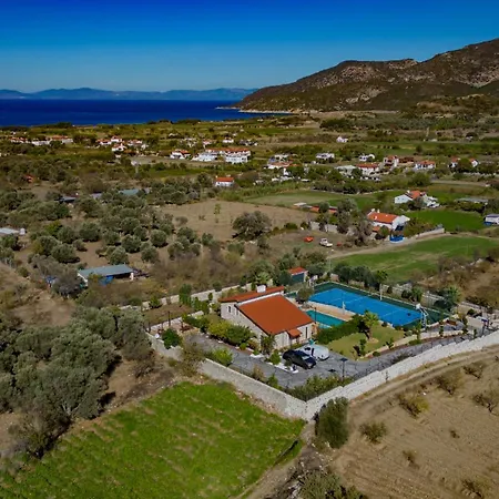 Neveda Mit Tennis Und Basketballplatz Villa *
