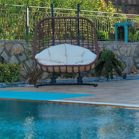 Neveda Mit Tennis Und Basketballplatz Villa *