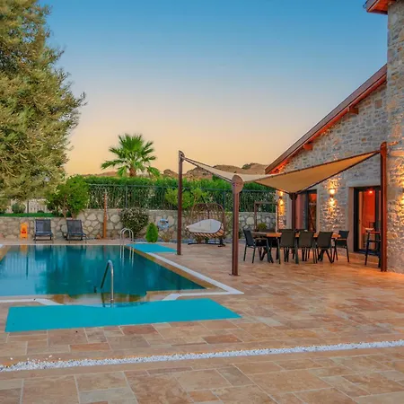 Villa Neveda Mit Tennis Und Basketballplatz *