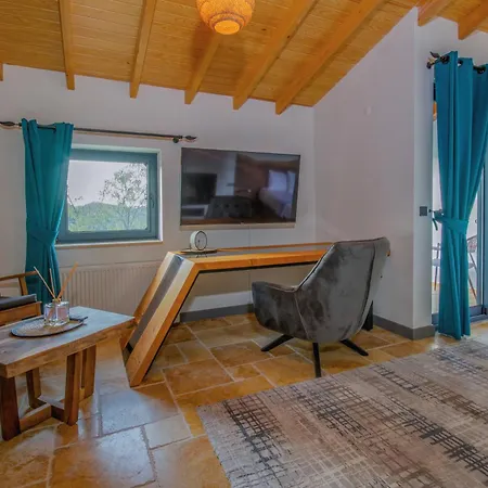 Villa Neveda Mit Tennis Und Basketballplatz *