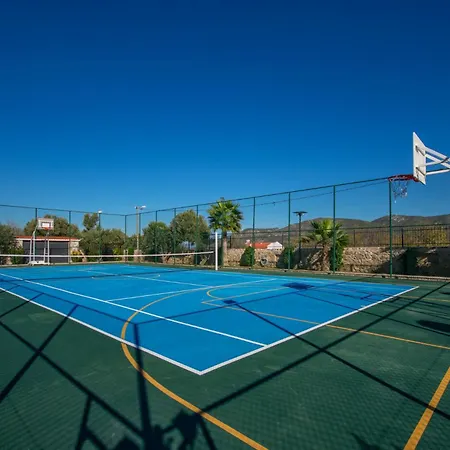 ヴィラ Neveda Mit Tennis Und Basketballplatz *