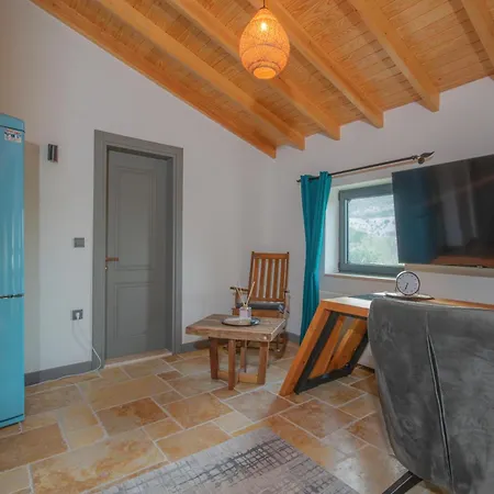 Villa Neveda Mit Tennis Und Basketballplatz