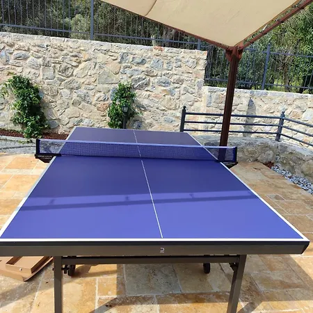 Villa Neveda Mit Tennis Und Basketballplatz